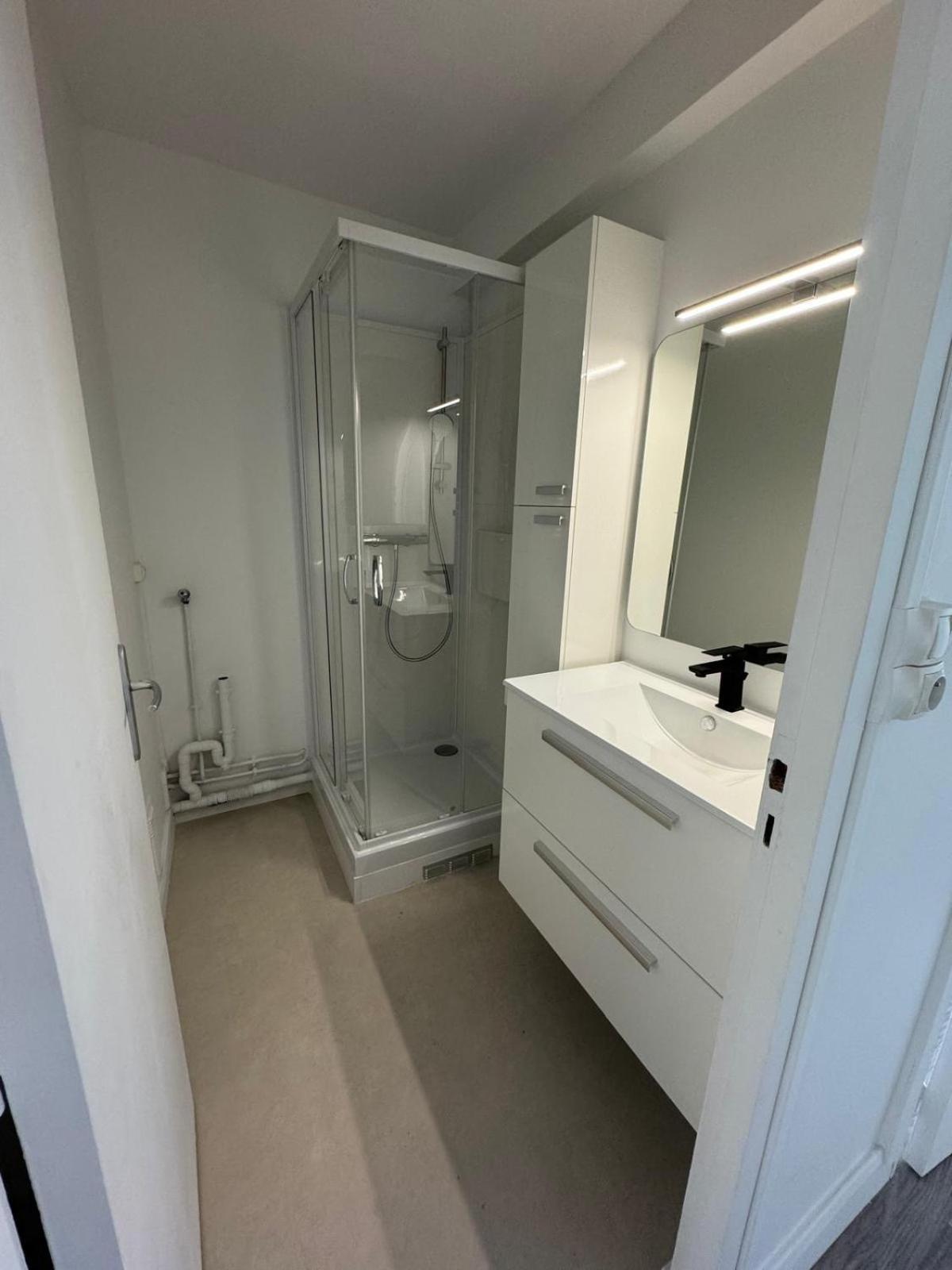 Logement Spacieux A 15Min De Paris - Free Parking - Free Wifi Pantin Luaran gambar
